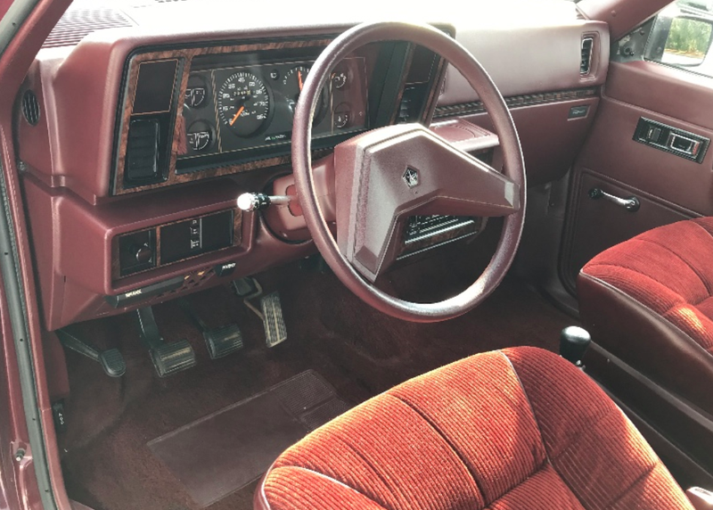 Illustration for article titled This $3,500 Low-Mileage First Gen Chrysler Minivan Has A Manual Transmission And Also My Heart